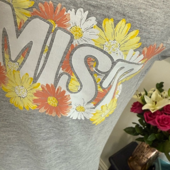 Wound Up Gray Fitted Short Sleeve Tee - Picture 2 of 6